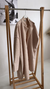 Mantel Aurelia – Offen & Stilvoll