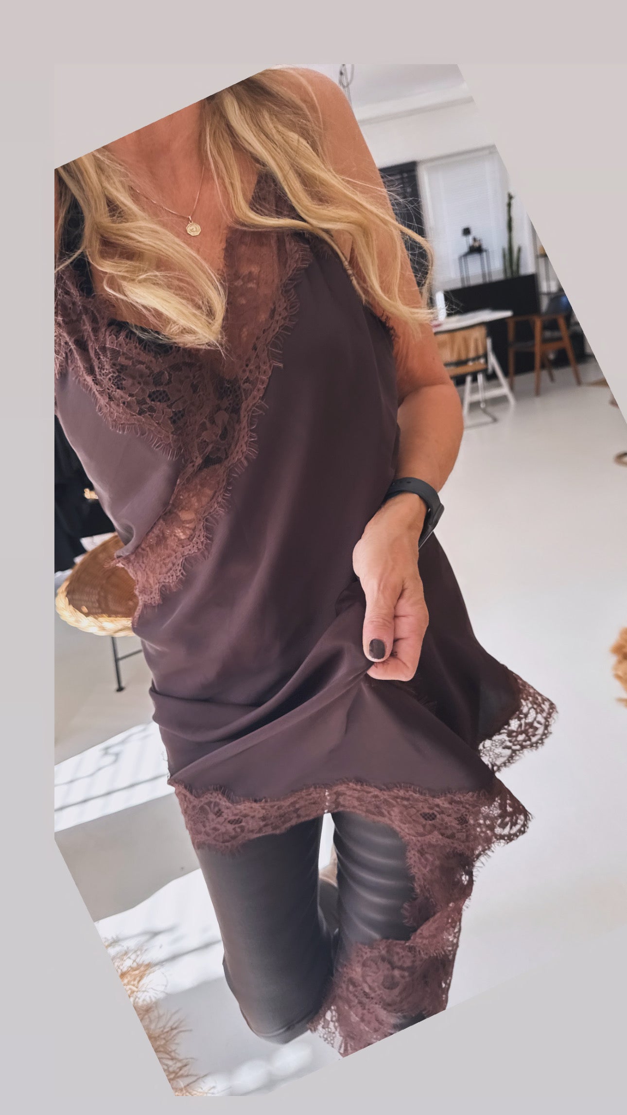 Spitzenkleid - Chocolate Elegance