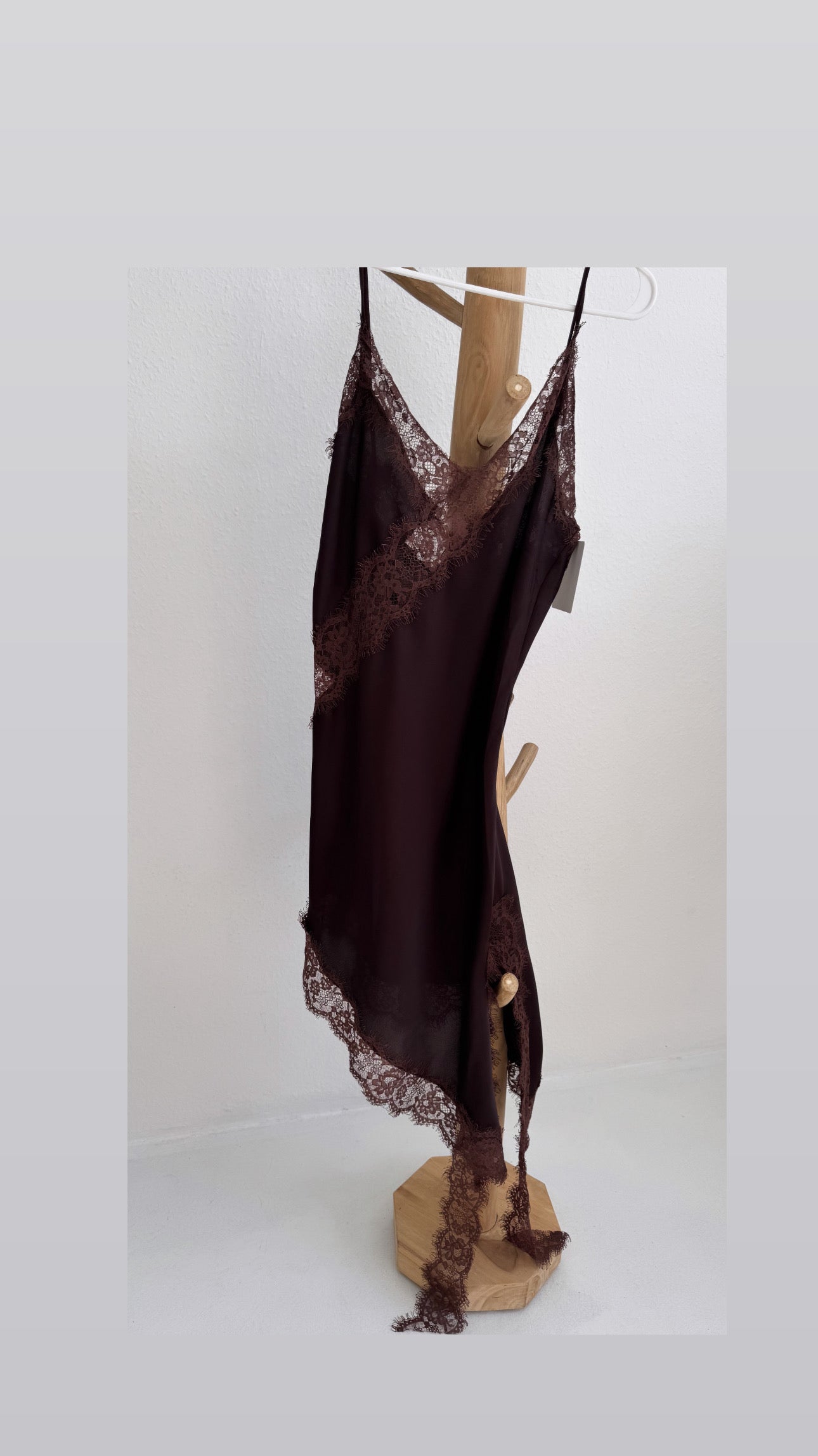 Spitzenkleid - Chocolate Elegance