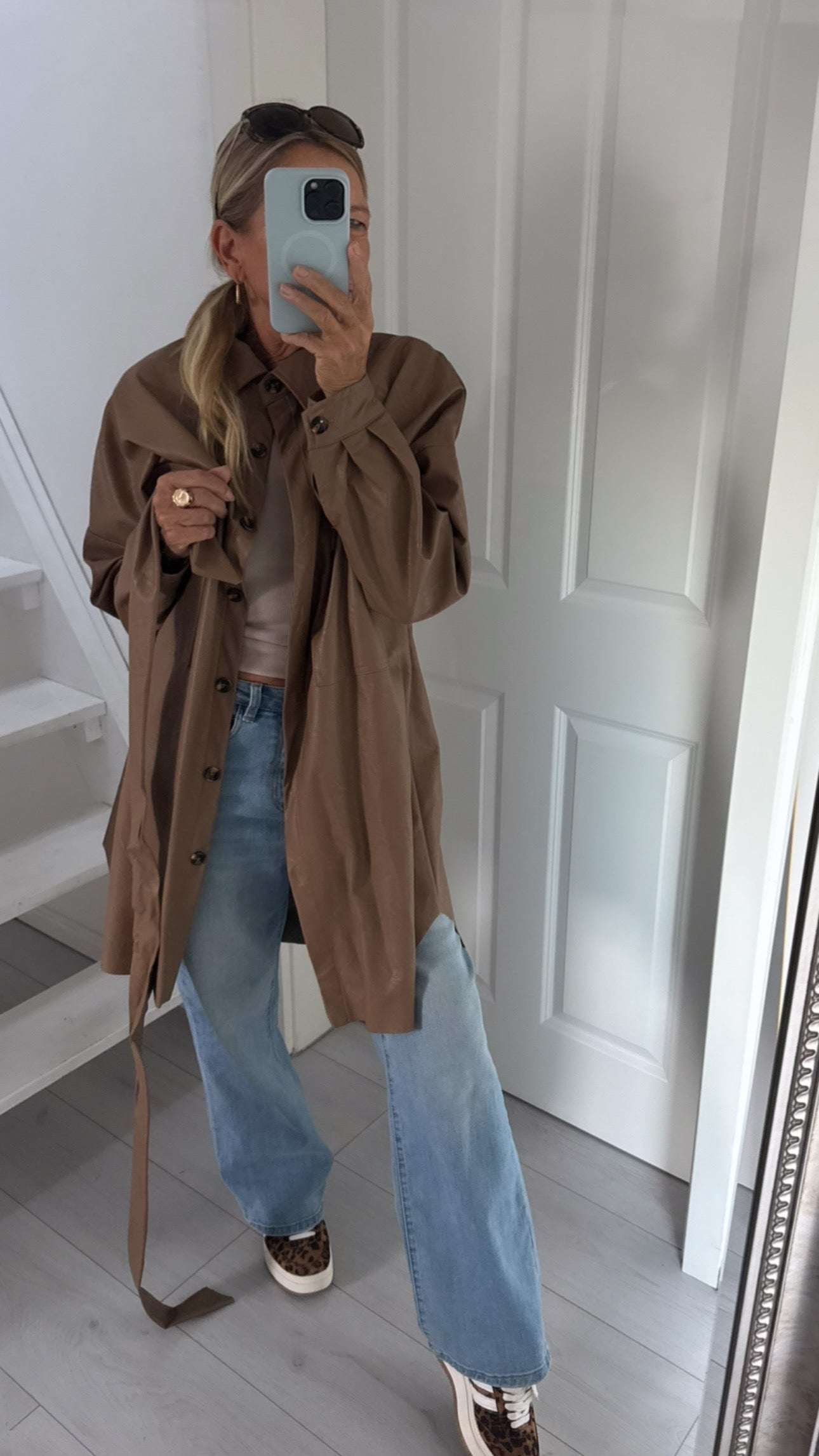 Leichter Mantel im Leder Look