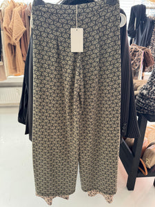 Wide-Leg-Pants