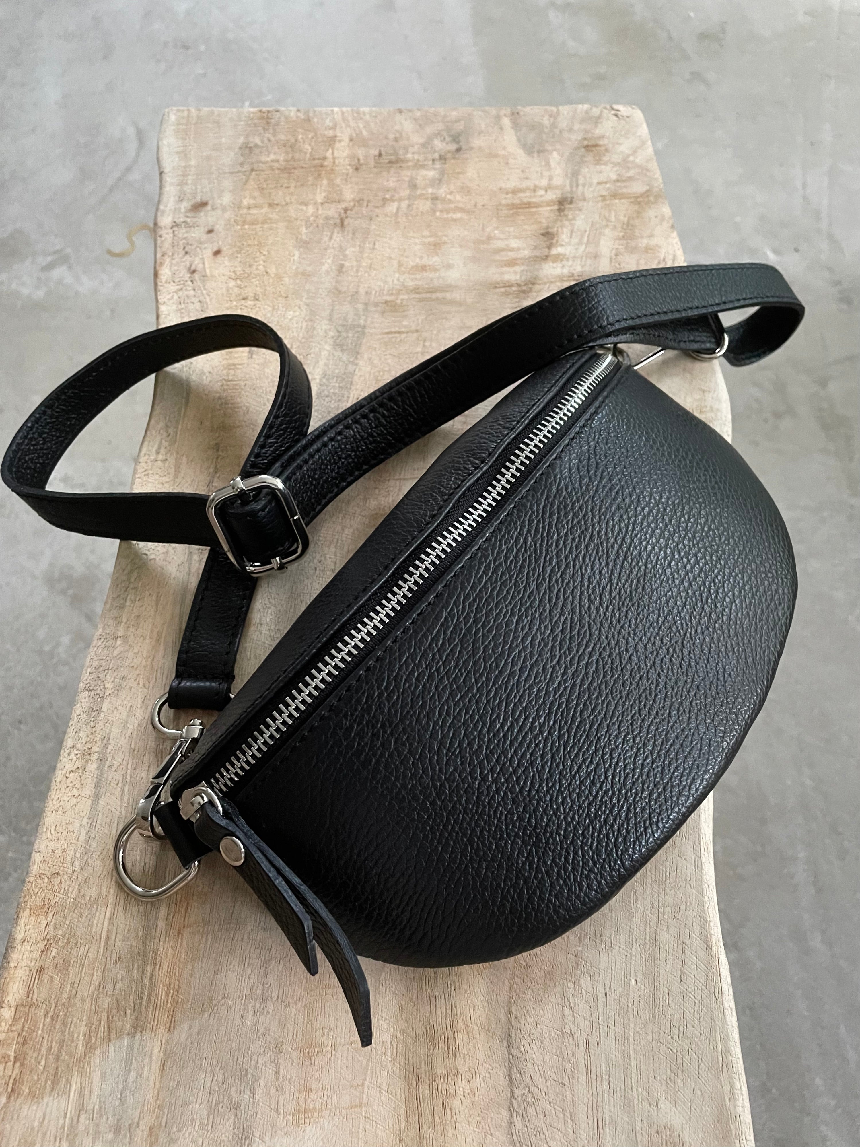 Umhägetasche / Bauchtasche "schwarz"